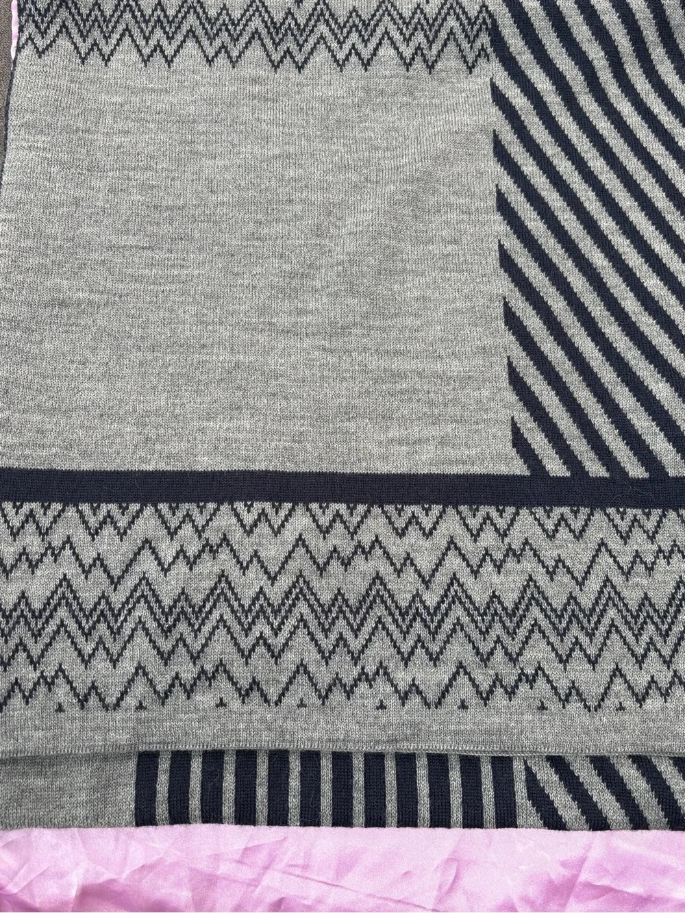 Missoni Gray & Navy Knit scarf with Graphic Zigzag Motif
